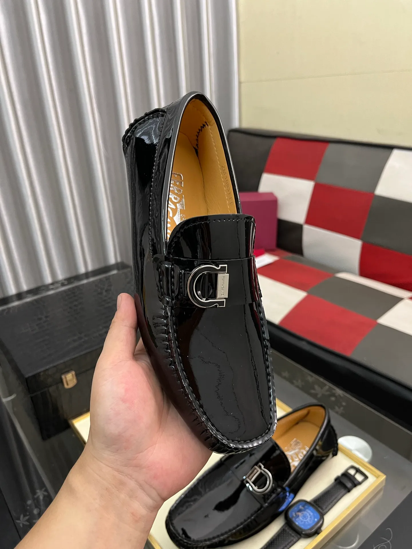 Men's shoes 💰560⌚️⌚️ Ferragamo [Ferragamo] new high-end quality framed shoes. The style is luxurious and elegant, with equal emphasis on practicality and style. We pay special attention to quality and details. The shoe last leather, workmanship and comfort are not inferior! Material: Imported first-layer soft cowhide leather upper ➕Genuine leather lining, code number: 38-446️⃣colors available